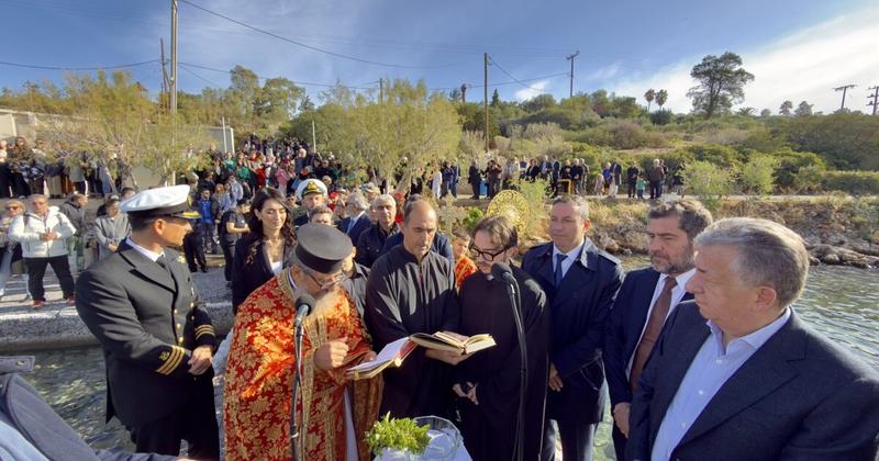 Άγιος Νικόλαος: Με θρησκευτική κατάνυξη και μεγαλοπρέπεια τιμήθηκε ο Προστάτης και Πολιούχος Άγιος Νικόλαος: Με θρησκευτική κατάνυξη και μεγαλοπρέπεια τιμήθηκε ο Προστάτης και Πολιούχος