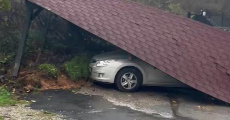 Εικόνες καταστροφής στη Φλώρινα: Καταπλακώθηκε αυτοκίνητο μετά από κατολίσθηση Εικόνες καταστροφής στη Φλώρινα: Καταπλακώθηκε αυτοκίνητο μετά από κατολίσθηση