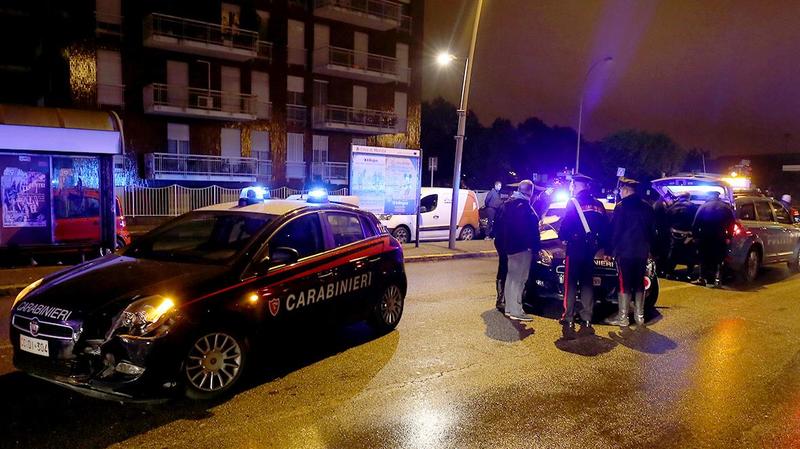 Sull’auto rubata senza patente ma con la cocaina: scappa all’alt, folle inseguimento di 15 chilometri