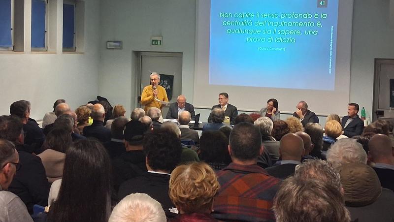 Distretto dei rifiuti, la rivolta della Bassa bresciana: “Basta discariche, non sono una filiera”