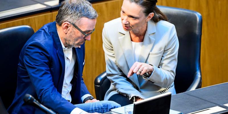 FPÖ ist Sprachrohr für Putin, der den Krieg nach Europa brachte