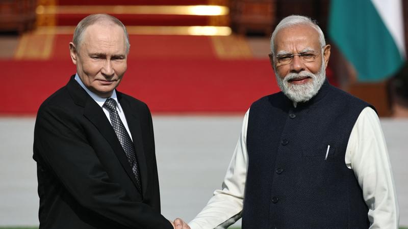I dazi di Washington per l'energia russa e l'eterno equilibrismo di Modi: così Trump ha perso l'India
