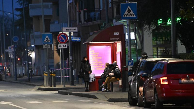 Deriso per la disabilità e picchiato. Aggressione choc, carabinieri sulle tracce della banda. Il sindaco: “Non c’è spazio per la violenza”
