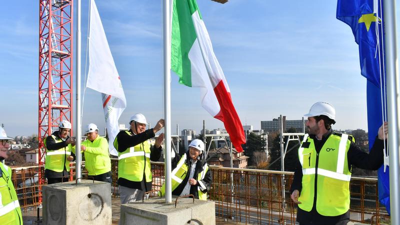 Le bandiere del Mire e l’accelerata ai lavori. La Regione applaude: “Accoglienza e qualità”