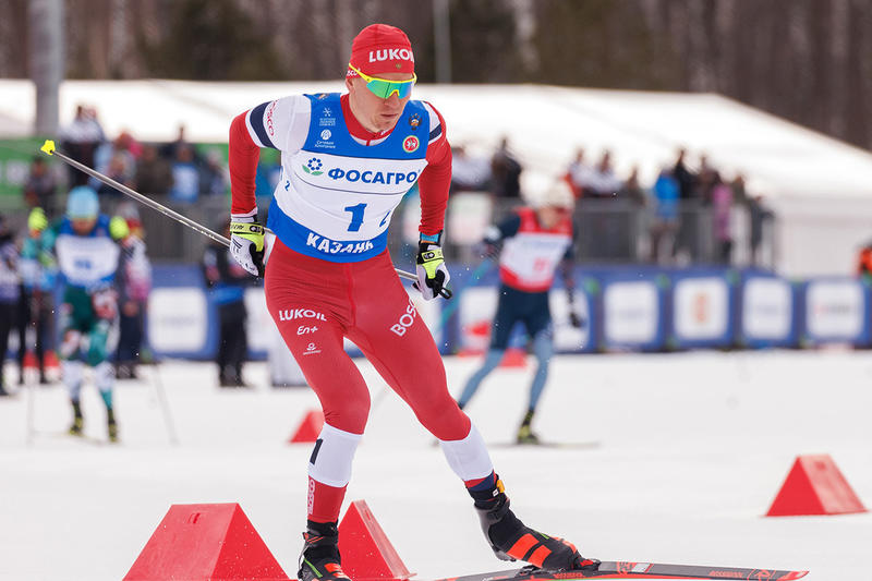 Феноменальный финиш Коростелева и Большунова: мясорубка и 2 см ботинка