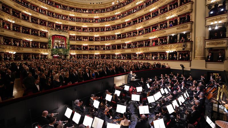 Prima della Scala 2025, in scena 'Lady Macbeth' Šostakóvic. Proteste di pro Pal, sindacati e centri sociali /