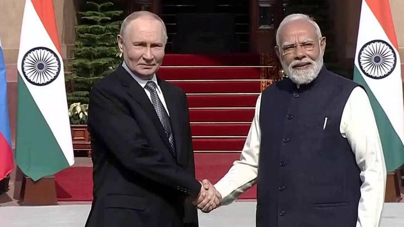 Fifth column by Tavleen Singh: Did Putin deserve a hero’s welcome? Fifth column by Tavleen Singh: Did Putin deserve a hero’s welcome?