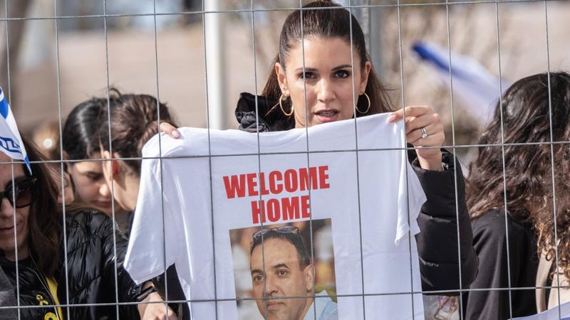 Israel | Eli Sharabi war 491 Tage Geisel der Hamas. Wie überlebt man als „Faustpfand mit Puls“?