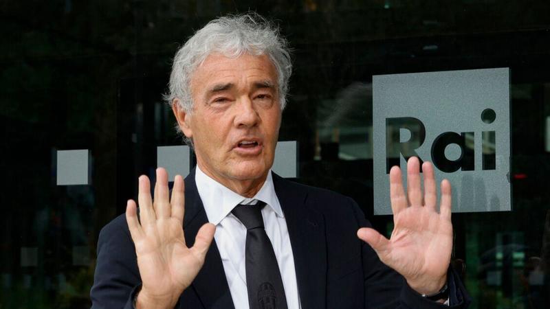 Massimo Giletti aggredito con un pugno durante un servizio: cosa è successo Massimo Giletti aggredito con un pugno durante un servizio: cosa è successo
