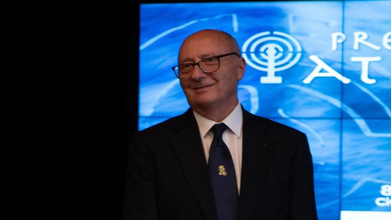 L’ammiraglio e la sfida per l’Artico: “Il disgelo aprirà nuove rotte. E Mosca ne rivendica la sovranità” L’ammiraglio e la sfida per l’Artico: “Il disgelo aprirà nuove rotte. E Mosca ne rivendica la sovranità”