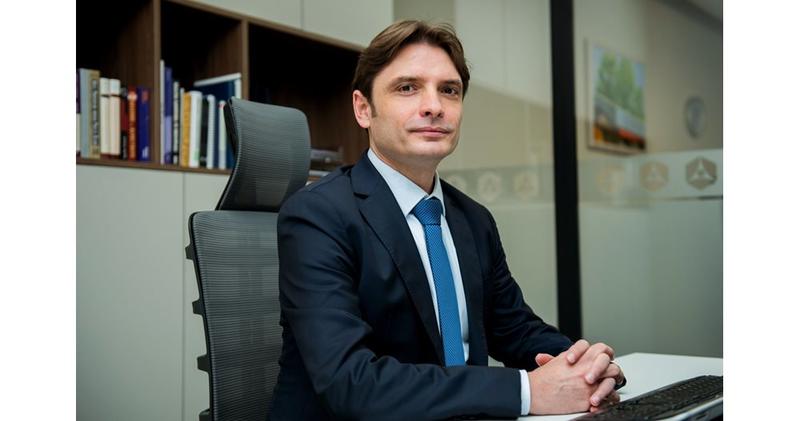 Станислав Попдончев