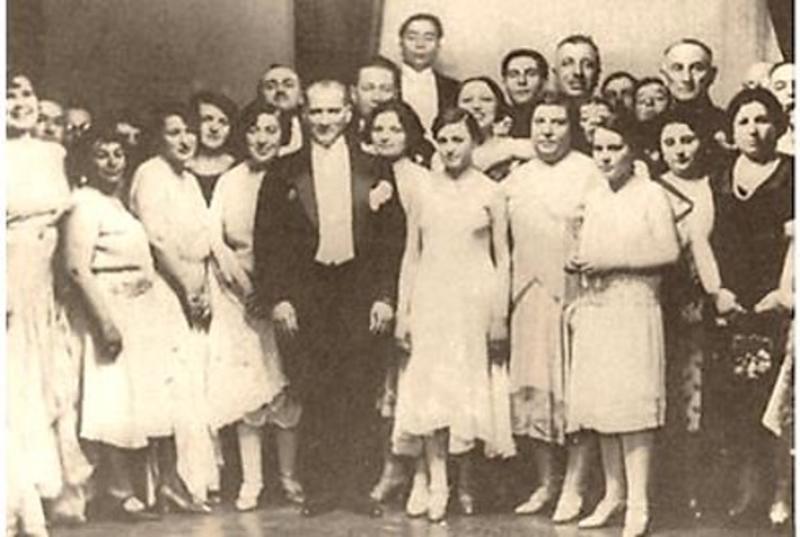 Mustafa Kemâl'in uydurma şecereleri ve hakîkî mensûbiyeti (191) Mustafa Kemâl'in uydurma şecereleri ve hakîkî mensûbiyeti (191)