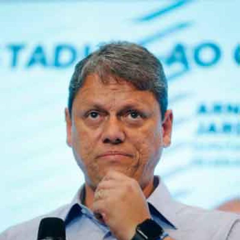 Bolsonaro fecha porta a Michelle e trava Tarcísio