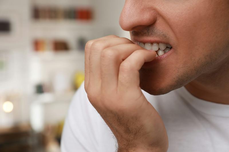 Cuando la mente avisa del peligro: morderse las uñas, procrastinar y otras formas de autosabotaje Cuando la mente avisa del peligro: morderse las uñas, procrastinar y otras formas de autosabotaje