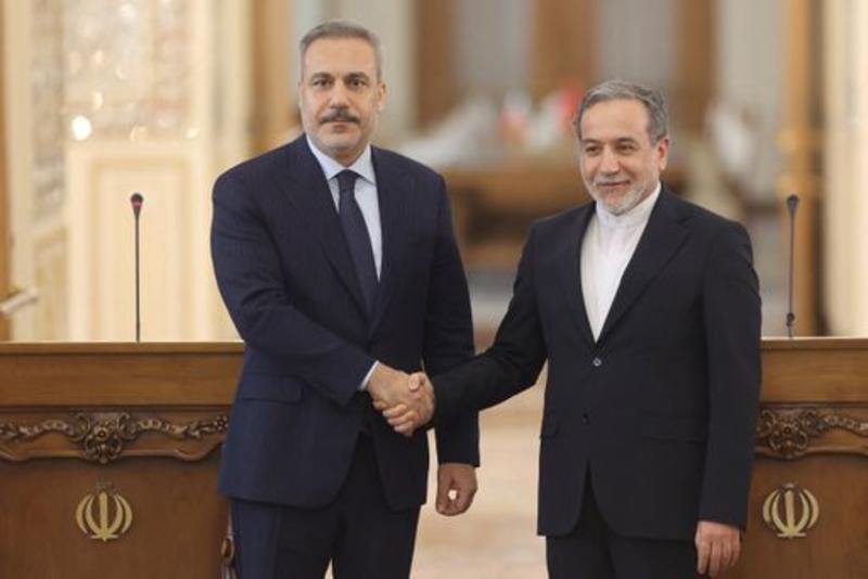REBUILDING TÜRKİYE-IRAN TIES TO ENSURE A BALANCED AND INCLUSIVE REGIONAL SECURITY ARCHITECTURE REBUILDING TÜRKİYE-IRAN TIES TO ENSURE A BALANCED AND INCLUSIVE REGIONAL SECURITY ARCHITECTURE