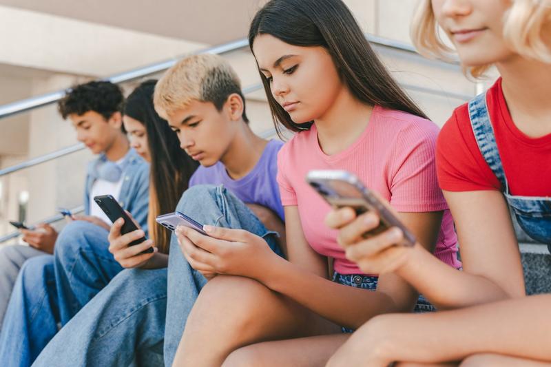 Social media, not gaming, tied to rising attention problems in teens, new study finds