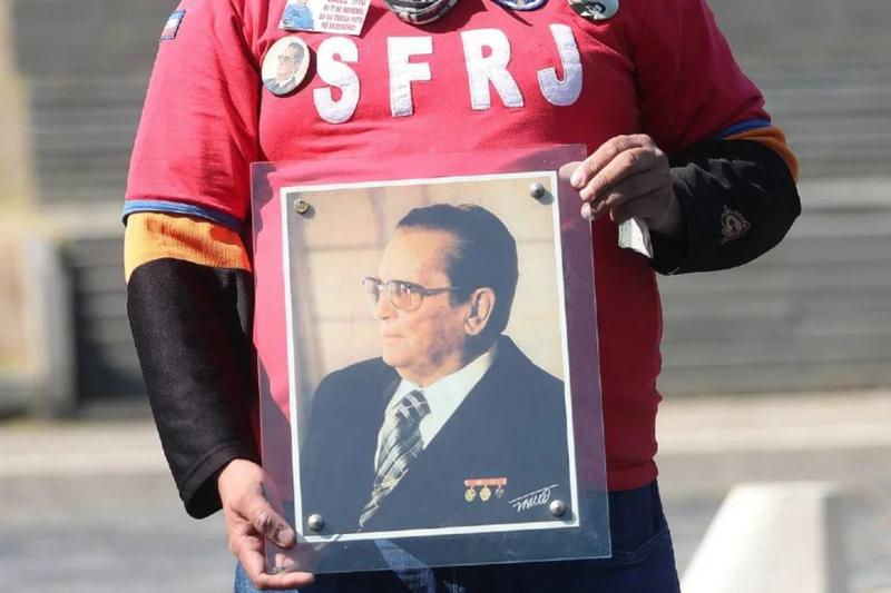 Sve je isto – samo njega nema Sve je isto – samo njega nema