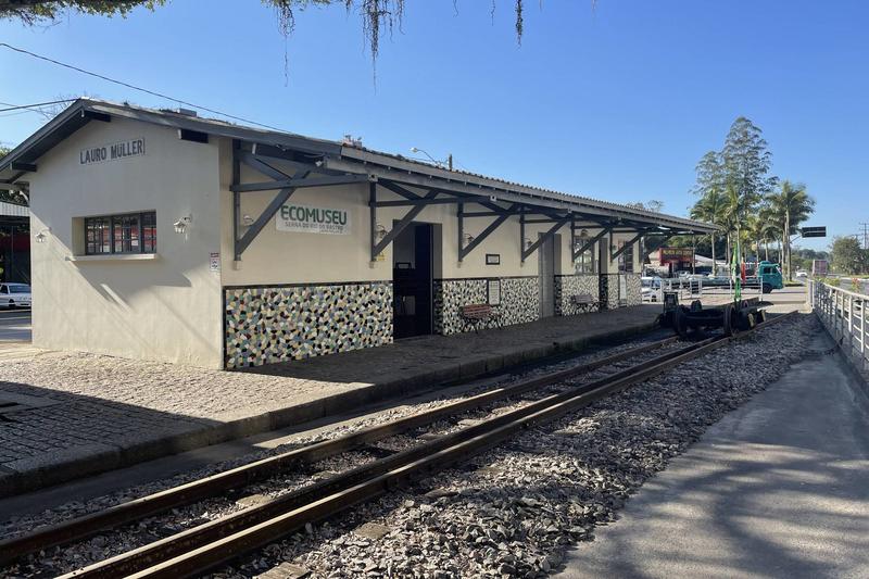 Museu em antiga estação ferroviária conta a saga do carvão em SC