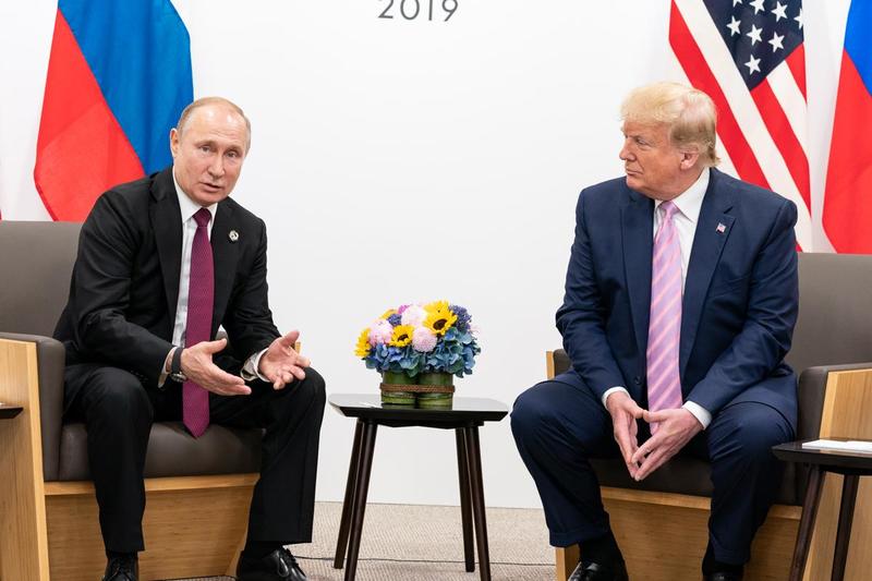 Putin e Trump, il Patto d’acciaio. L’Europa è sola