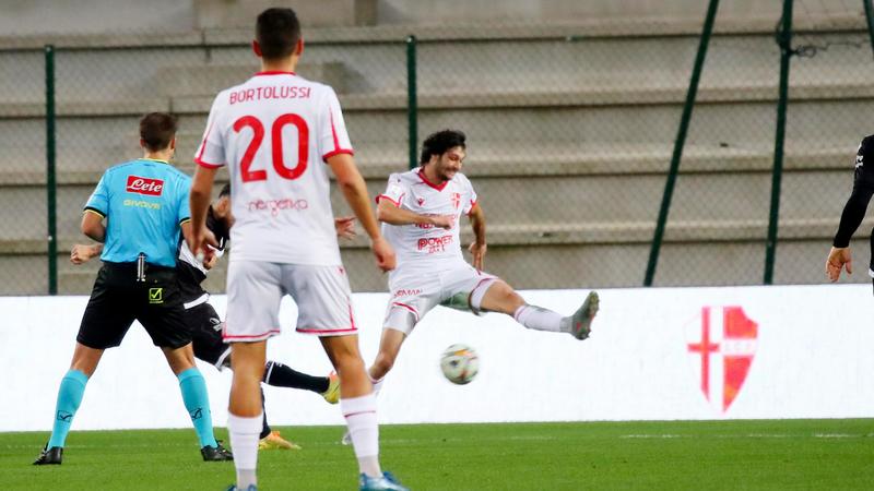 Al Cesena non bastano Adamo e il Var, il Padova pareggia in pieno recupero