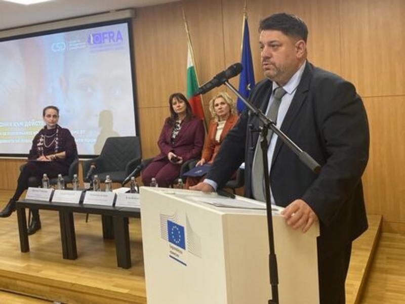 Ромите са станали по-богати, отчете вицепремиерът Атанас Зафиров