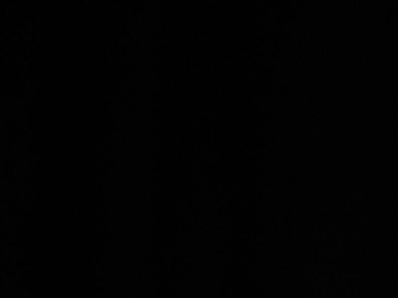 Guerre des mots de trois hommes en colère