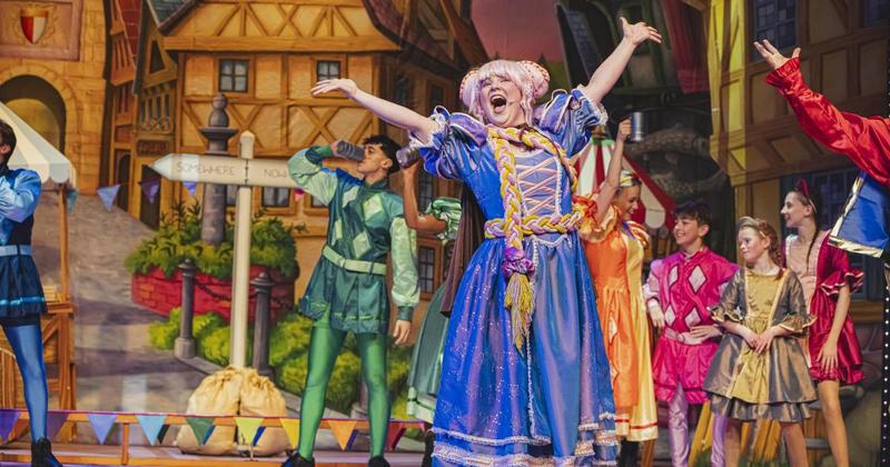 An absolutely bewitching panto that will have your little ones squealing with glee