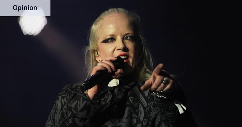 Singer’s beach ball rant reveals the fine line between amazing and Garbage festivals Singer’s beach ball rant reveals the fine line between amazing and Garbage festivals