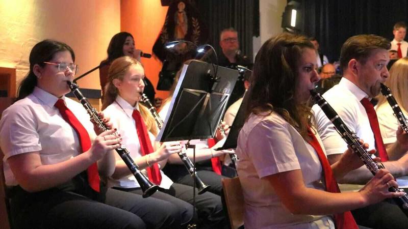 Premium St. Cäcilia spielt begeistert und verabschiedet Jo Brouwers