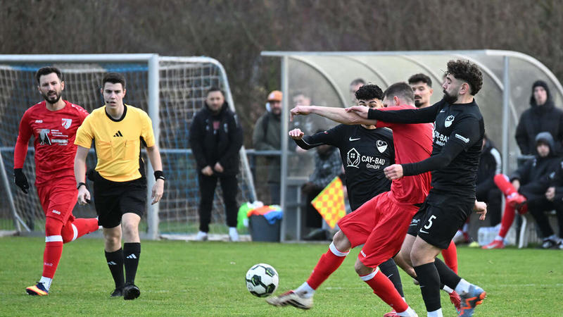 Premium In Unterzahl drehen die „Mentalitätsmonster“ das Derby