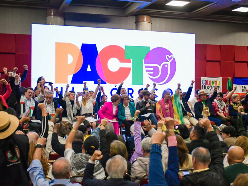 El Pacto vuela sin Petro y va por una nueva gran bancada al Congreso