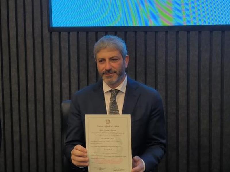 Fico proclamato presidente della Regione:«Seguiremo il faro dell'etica pubblica. Si parte dalla Sanità , terrò la delega per me» Fico proclamato presidente della Regione:«Seguiremo il faro dell'etica pubblica. Si parte dalla Sanità , terrò la delega per me»