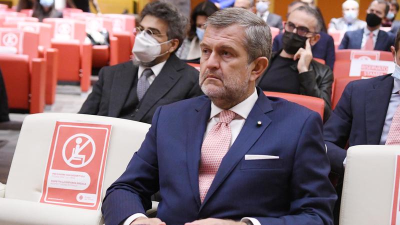 Ospedale San Raffaele, caos in terapia intensiva: bloccato l'accesso al pronto soccorso. Dimissioni lampo dell’ad Ospedale San Raffaele, caos in terapia intensiva: bloccato l'accesso al pronto soccorso. Dimissioni lampo dell’ad