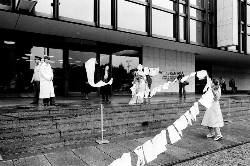 „Was bleibet aber. Schriftsteller in der DDR“ – eine Literaturgeschichte von Klaus Bellin