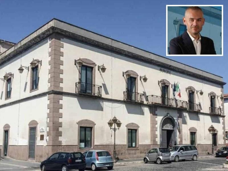 Castel Volturno, il sindaco Marrandino indagato: «Soldi per garantire incarichi»Corruzione, maglia nera alla Campania Castel Volturno, il sindaco Marrandino indagato: «Soldi per garantire incarichi»Corruzione, maglia nera alla Campania
