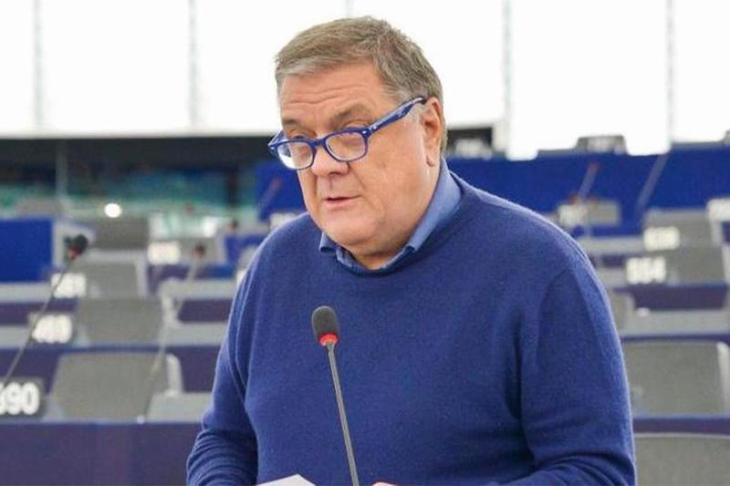 Scandalo Qatargate, il Parlamento votò al buio. E intanto la polizia lo spiava