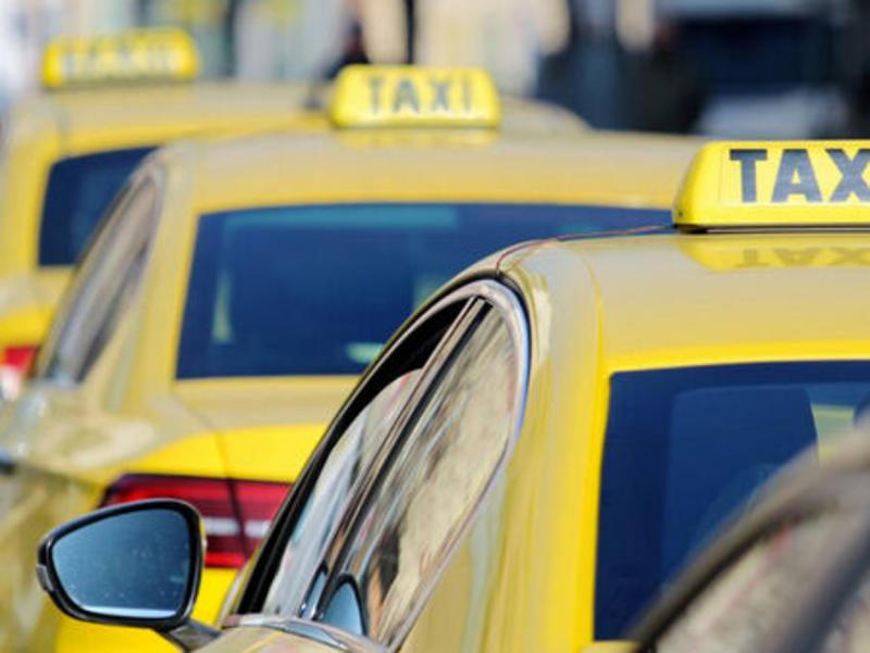 Таксиджия към четири ученички: Срам и дъно сте, жалко за родителите ви!