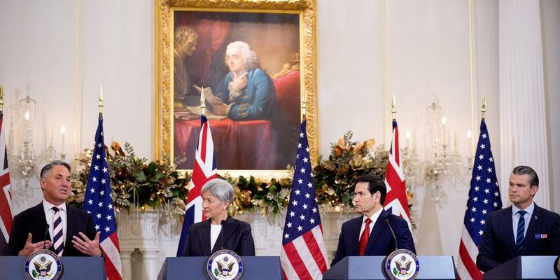 Looming War With China Lurks Beneath US-Australia Talks Looming War With China Lurks Beneath US-Australia Talks