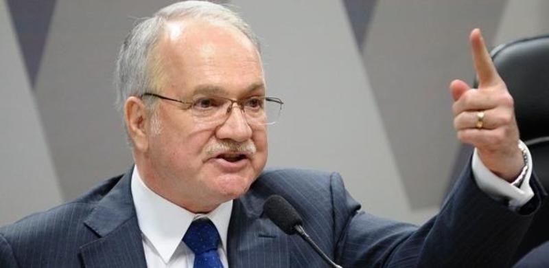 Debate sobre código de conduta faz Fachin virar alvo de ministros do STF