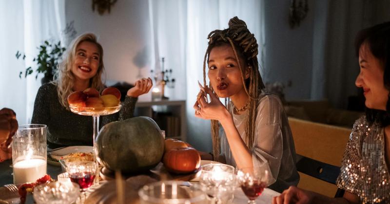 Holiday Support for Eating Disorders: A Family Guide Holiday Support for Eating Disorders: A Family Guide