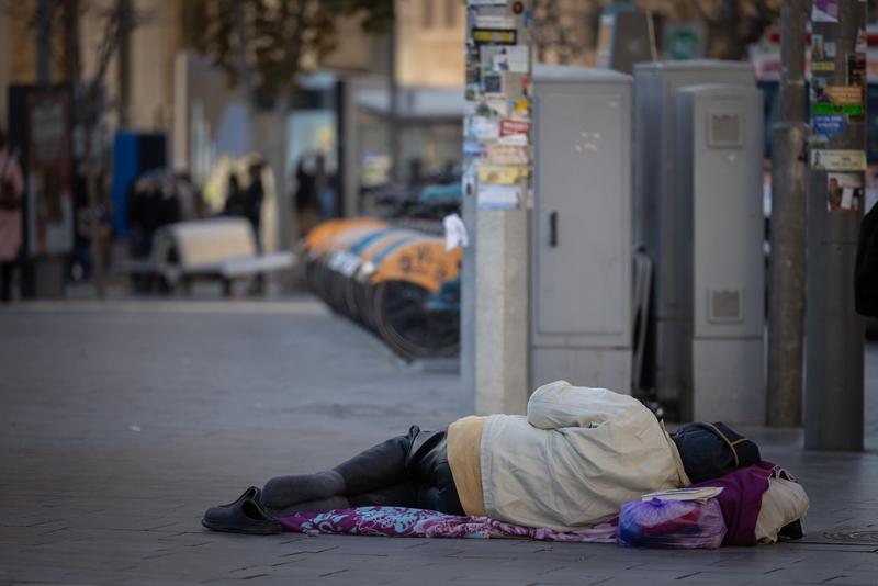 Over quarter of families suffer from food insecurity, as living costs jump – study