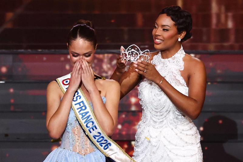 Misses são destituídas na França após xingarem candidatas em vídeo