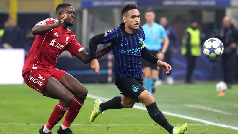 Il rigore di Szoboszlai nel finale condanna l'Inter: a San Siro passa il Liverpool 0-1. Polemiche nerazzurre /