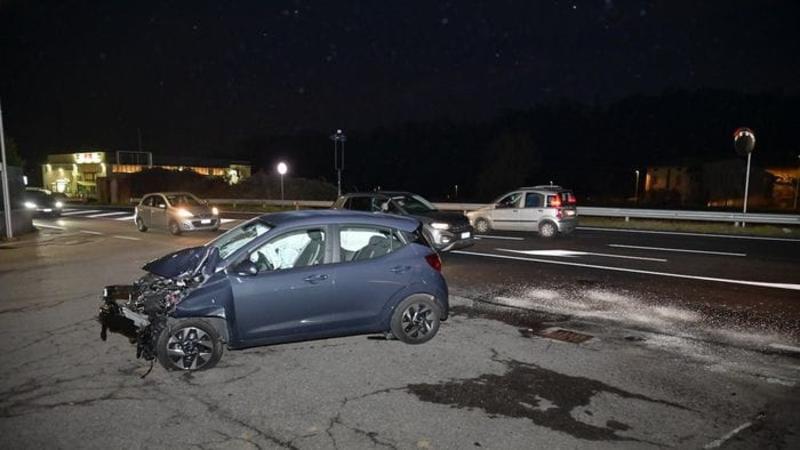 Auto contro moto sulla Briantea, grave un 44enne di Barzana Auto contro moto sulla Briantea, grave un 44enne di Barzana