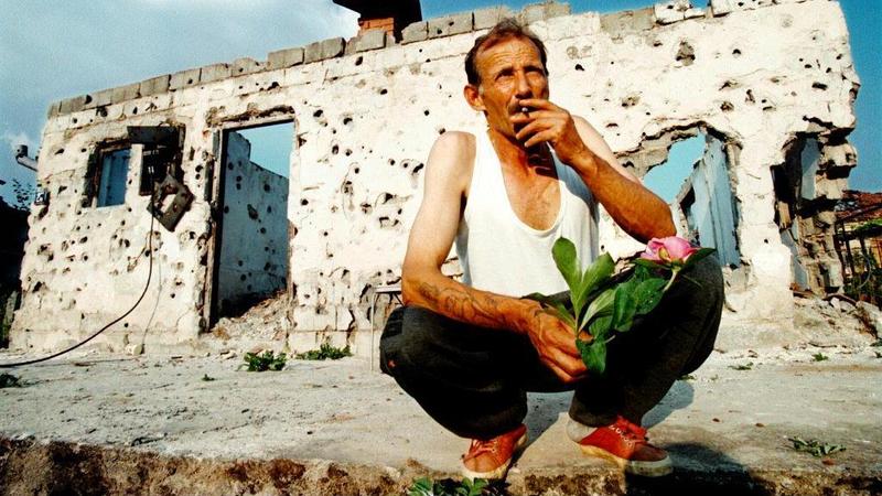 I ‘safari’ visti da Sarajevo. “Cecchini italiani criminali. Ora non restino impuniti” I ‘safari’ visti da Sarajevo. “Cecchini italiani criminali. Ora non restino impuniti”