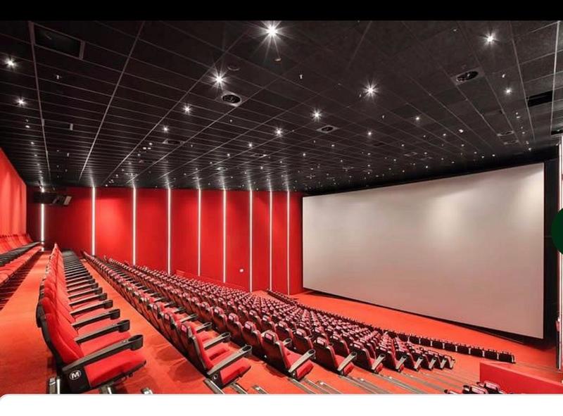 Seyirci sinemaya koşuyor… Seyirci sinemaya koşuyor…