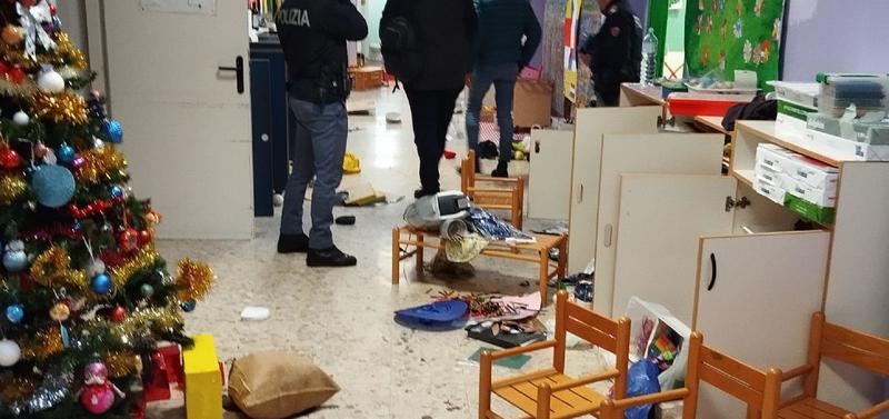 Livorno, ennesimo raid dei ladri all’istituto “Don Angeli”. Devastato l’asilo Agnoletti: rubati cibo e saponi