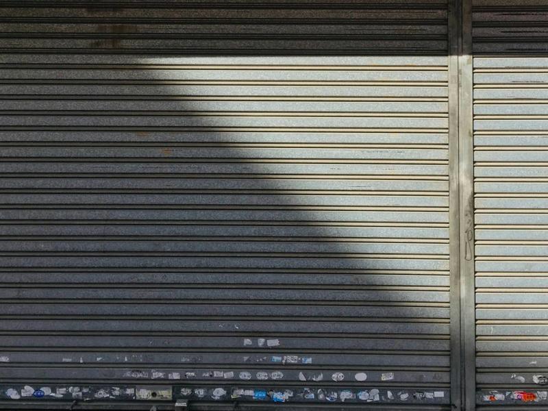 Si tutelano i carnefici e si puniscono le vittime