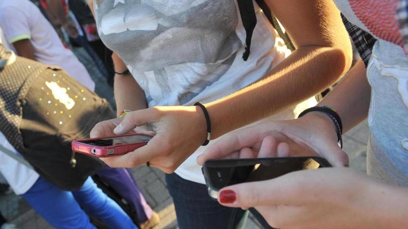 Revenge porn e sextortion colpiscono tutti, uomini e donne. L’associazione: “In 6 anni 5mila casi” Revenge porn e sextortion colpiscono tutti, uomini e donne. L’associazione: “In 6 anni 5mila casi”