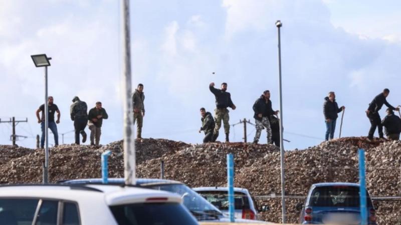 Τα µπλόκα, τα Χριστούγεννα και ο κοινωνικός αυτοµατισµός Τα µπλόκα, τα Χριστούγεννα και ο κοινωνικός αυτοµατισµός